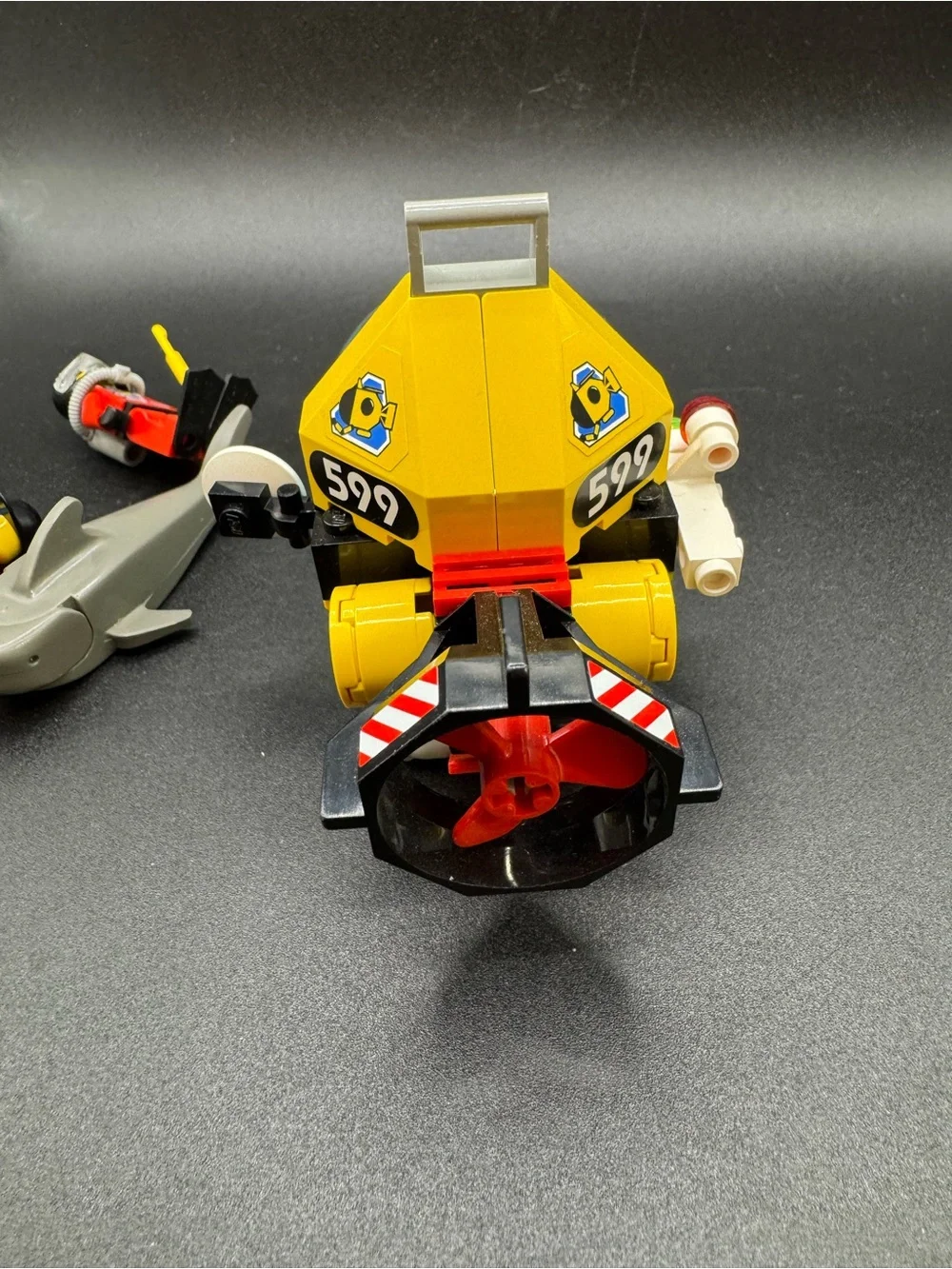 Vintage LEGO Town Divers Shark Attack 6599 Near Complete Set Retired 1997 - Picture 9 of 10